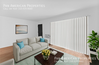 864 Phillips St in Vista, CA - Foto de edificio - Building Photo