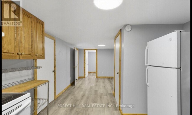 27 Broadmoor Ave in Kitchener, ON - Building Photo - Building Photo