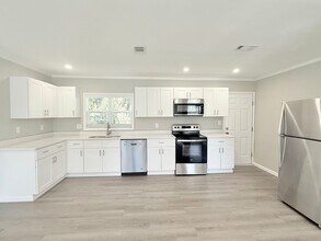 1804 Doctor M.L.K. Jr Dr in Pensacola, FL - Building Photo - Building Photo