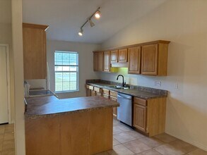 1833 Sundown Dr in Navarre, FL - Building Photo - Building Photo