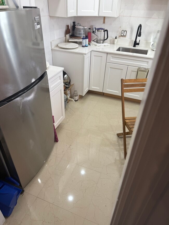 1380 NW 43 Terrace in Lauderhill, FL - Foto de edificio - Building Photo