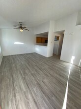 1800 S Edmond St in Las Vegas, NV - Building Photo - Building Photo