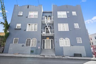 450 S Benton Way in Los Angeles, CA - Building Photo