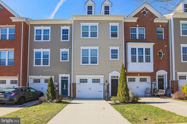 8208 White Star Crossing in Pasadena, MD - Building Photo - Building Photo