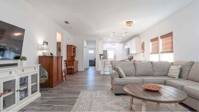 2910 Clearview Ave in Panama City, FL - Foto de edificio - Building Photo