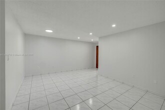 120 SW 116th Ave in Miami, FL - Building Photo - Building Photo