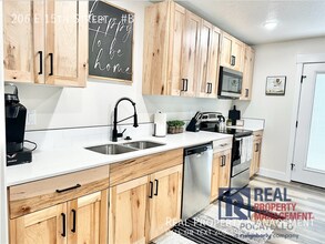 206 E 15th St-Unit -#B in Mccammon, ID - Foto de edificio - Building Photo