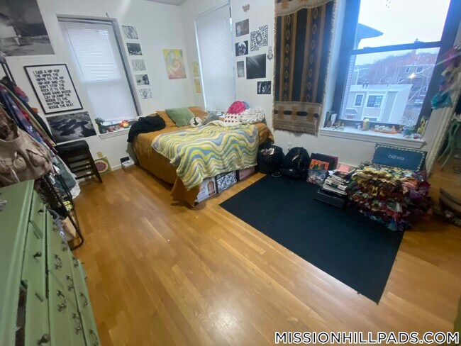 715 Parker St in Boston, MA - Building Photo - Building Photo