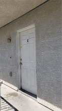 5165 E Glendale Ave in Las Vegas, NV - Building Photo - Building Photo
