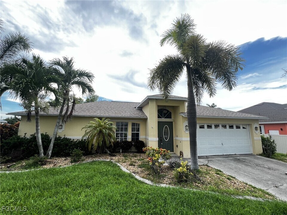 1106 SE 5th Pl in Cape Coral, FL - Building Photo