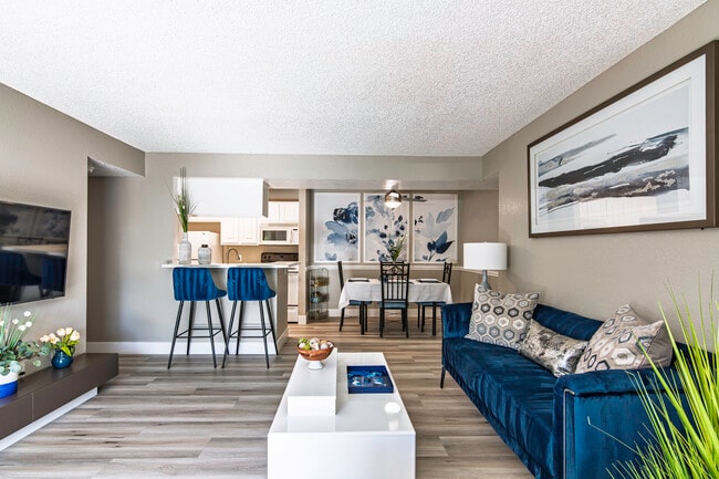 Bay Breeze Apartments in Henderson, NV - Foto de edificio - Building Photo