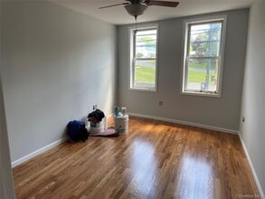 2 N Main St in Florida, NY - Building Photo - Building Photo