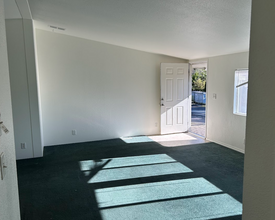 4850 Netarts Hwy W in Tillamook, OR - Foto de edificio - Building Photo