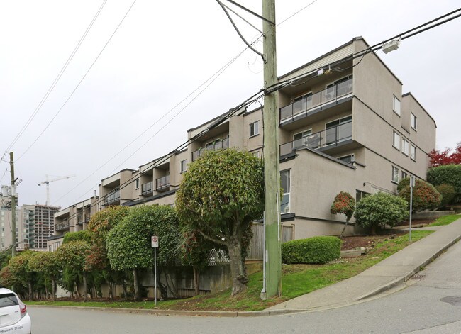 Carnarvon Terrace in New Westminster, BC - Building Photo - Building Photo