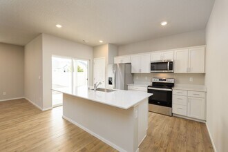 3744 S Clinton Rd in Spokane Valley, WA - Building Photo - Building Photo