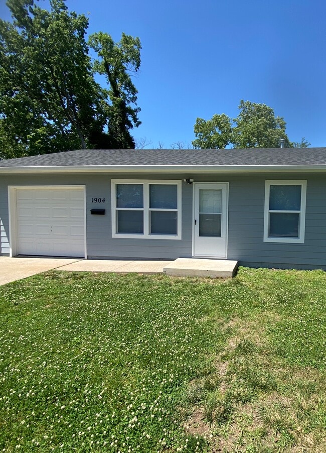 property at 1904 SE 23rd St