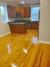 7211 N Damen Ave in Chicago, IL - Building Photo - Building Photo