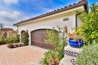 5617 Colodny Dr in Agoura Hills, CA - Building Photo - Building Photo