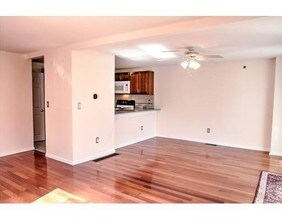 360 Littleton Rd in Chelmsford, MA - Building Photo - Building Photo