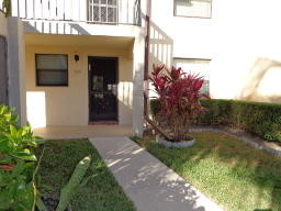 7149 Golf Colony Ct in Greenacres, FL - Foto de edificio