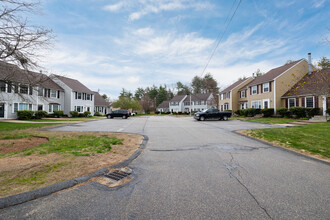 15 Culver St in Plaistow, NH - Foto de edificio - Building Photo