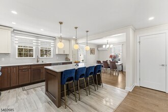 48 Hobart Pl in Clifton, NJ - Building Photo - Building Photo