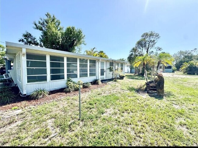 property at 162 Sapodilla St