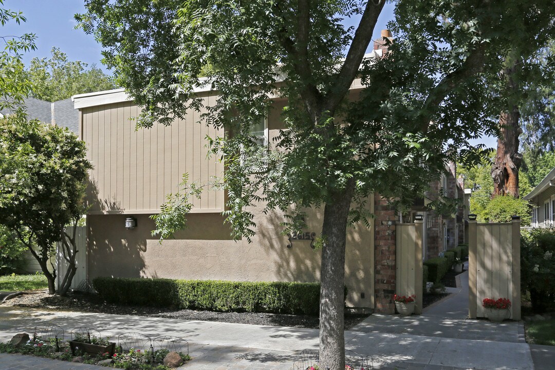 2615 F St in Sacramento, CA - Building Photo