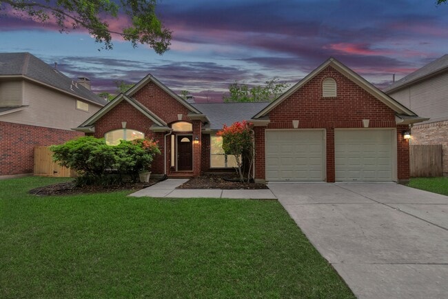 property at 1715 Parkview Ln