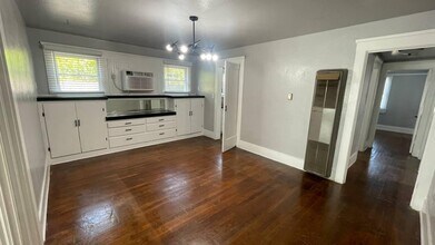 835 E Weldon Ave in Fresno, CA - Building Photo - Building Photo