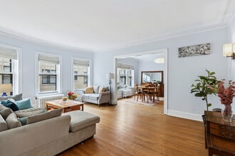 832 Michigan Ave in Evanston, IL - Building Photo - Building Photo