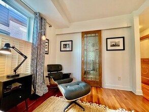 84 V St NW in Washington, DC - Foto de edificio - Building Photo