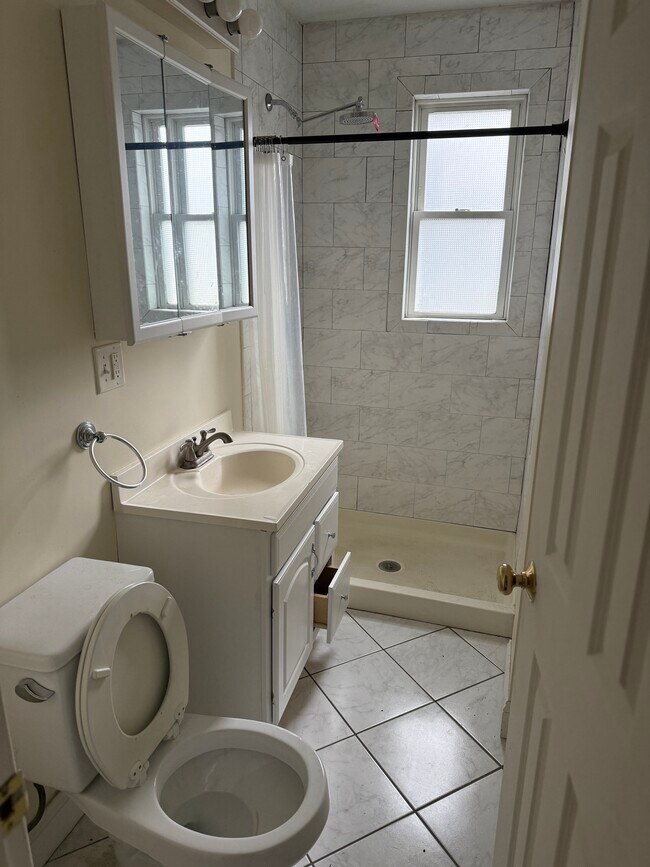 1576 Cambridge St, Unit 3A in Cambridge, MA - Building Photo - Building Photo