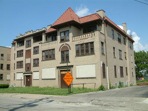 Rutledge Apartments in Cincinnati, OH - Building Photo - Building Photo