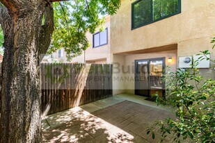 6041 Sequoia Rd NW in Albuquerque, NM - Building Photo