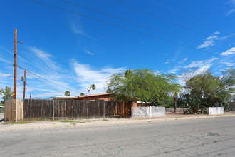 1609 N Belvedere Ave in Tucson, AZ - Building Photo - Building Photo