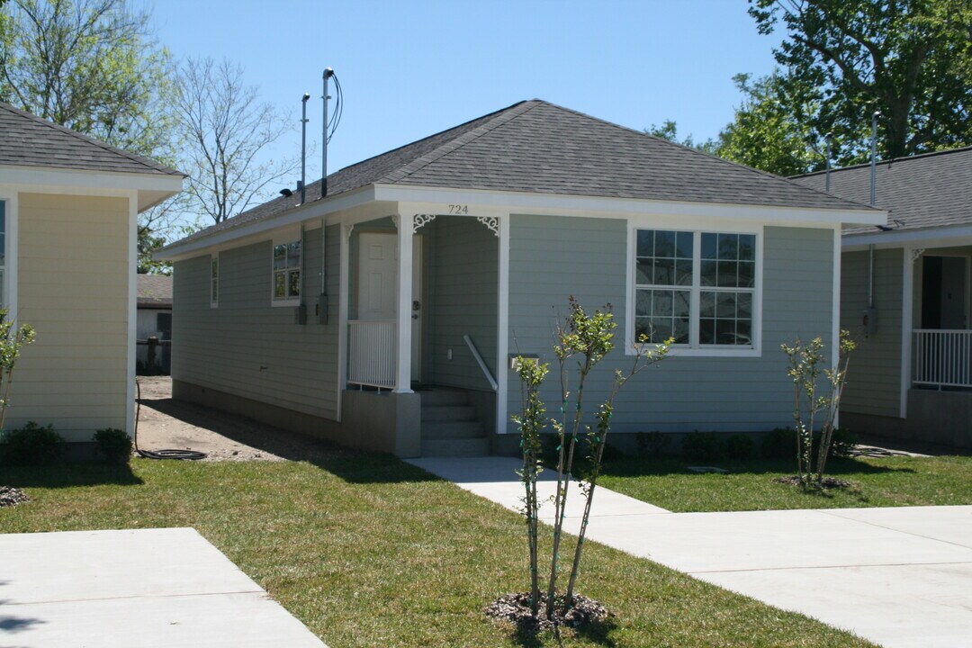 724 16th St in Gretna, LA - Building Photo