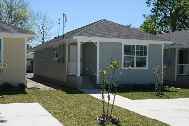 property at 724 16th St