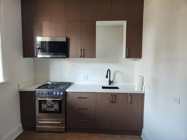 11136 S Vernon Ave in Chicago, IL - Building Photo - Building Photo
