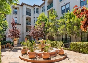 Fountain Plaza in San Jose, CA - Building Photo - Building Photo