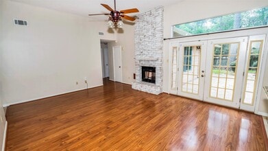 171 E Pathfinders Cir in The Woodlands, TX - Building Photo - Building Photo