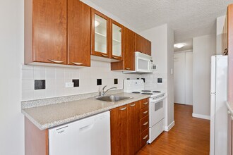 11147 Whyte Ave NW in Edmonton, AB - Building Photo - Building Photo