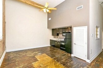 215 N Court St in Montgomery, AL - Foto de edificio - Building Photo