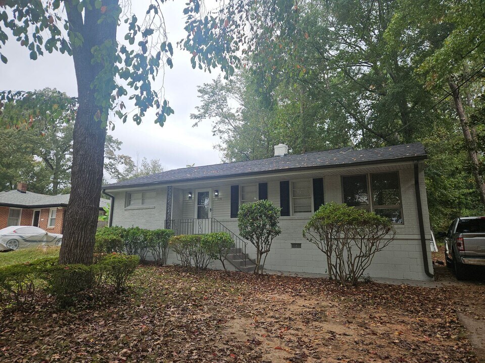 1151 Pinehurst Dr in Smyrna, GA - Building Photo