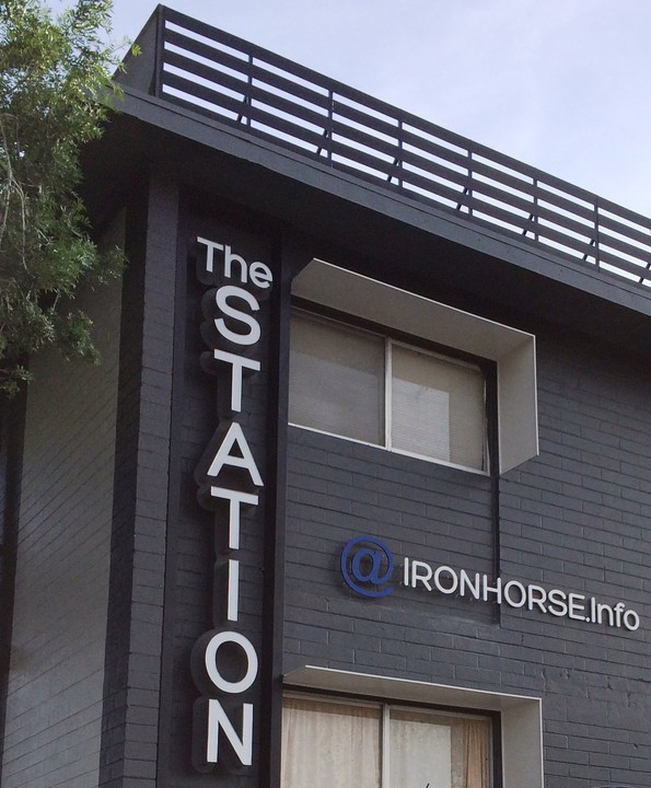 The Station at Ironhorse Apartments in Tucson, AZ - Foto de edificio