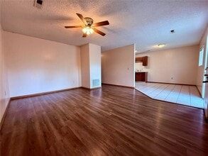 202 NW J St in Bentonville, AR - Building Photo - Building Photo