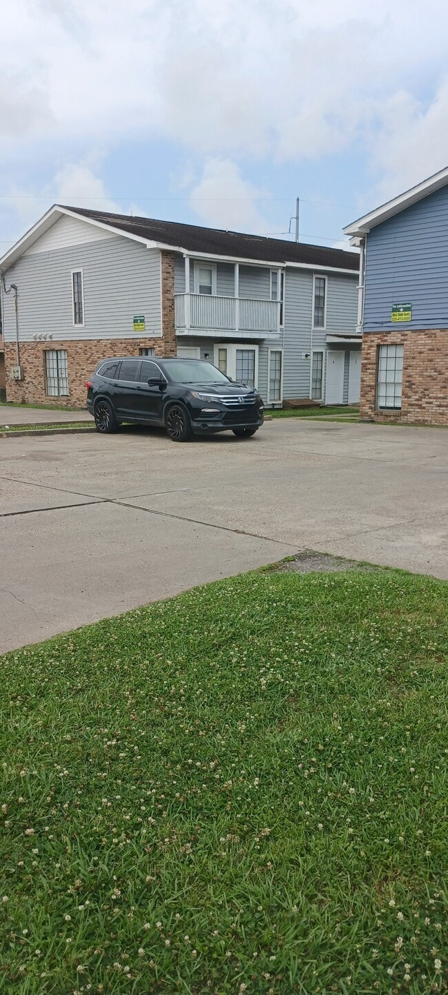 property at 120 Oak Ridge Ave