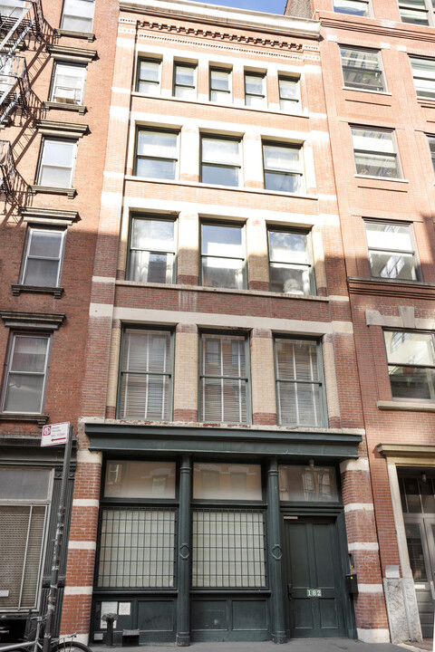 182 Franklin St in New York, NY - Building Photo