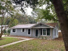 1463 Brookbank Ave in Charleston, SC - Building Photo