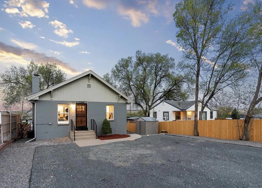 3380 S Canosa Ct in Englewood, CO - Building Photo